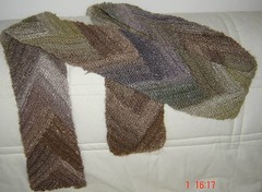 close up of the Noro short row scarf